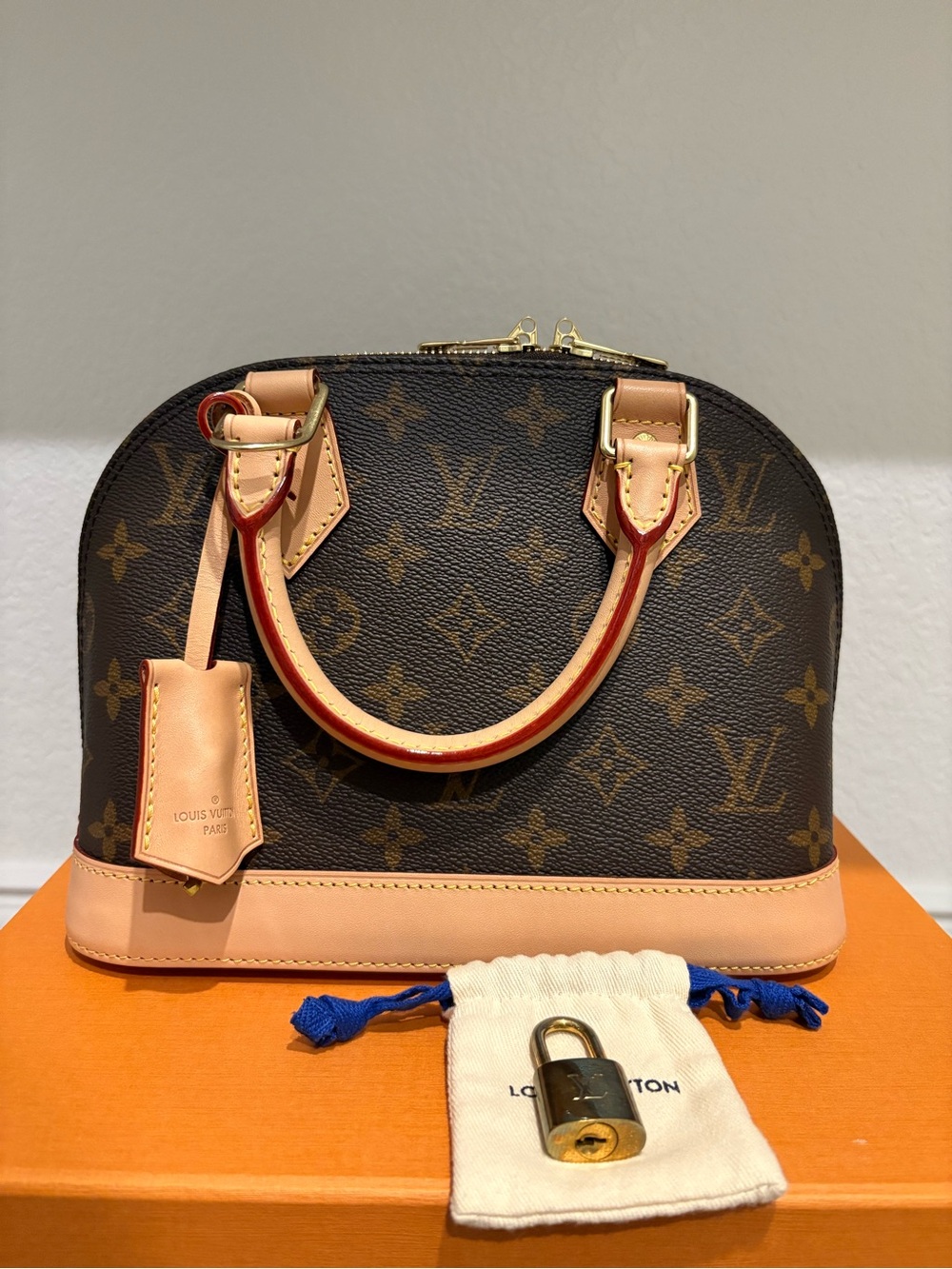 💯 authentic Louis Vuitton Monogram Alma BB with Natural Vachetta trim